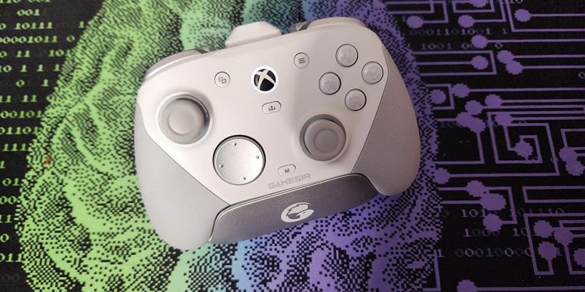 White GameSir G7 Pro on charging dock