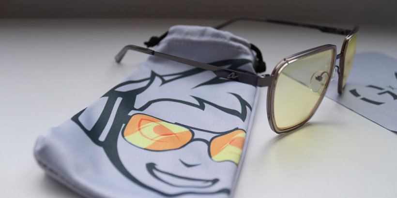 Gunnar Clix glasses with the limited edition pouch