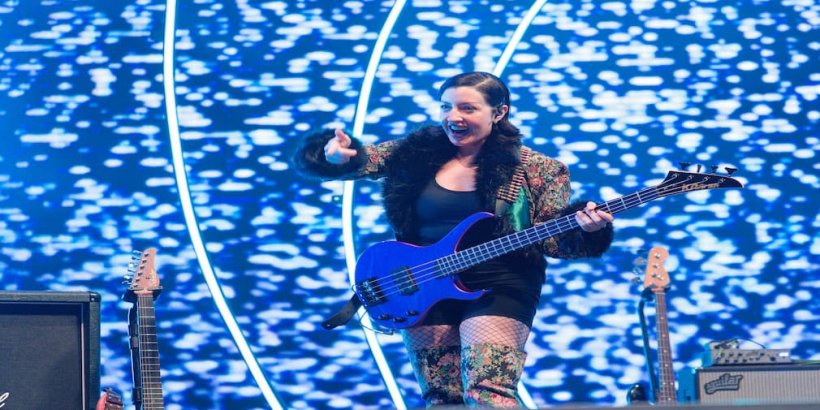 Guitarist and Bassist on stage